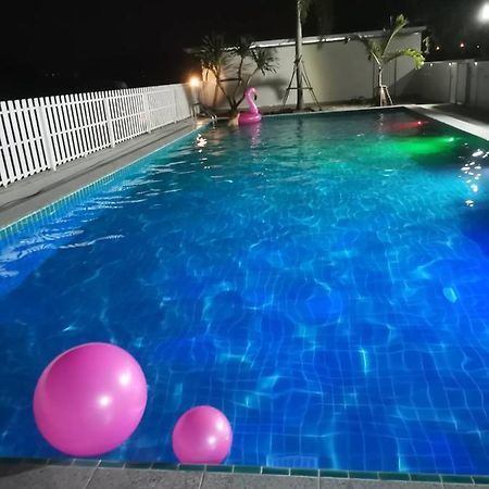 S&F Villa Сам Рой Йот Екстериор снимка